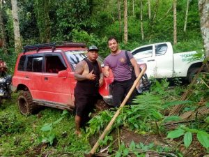 Izak Tambani bersama Kapolsek Dimembe